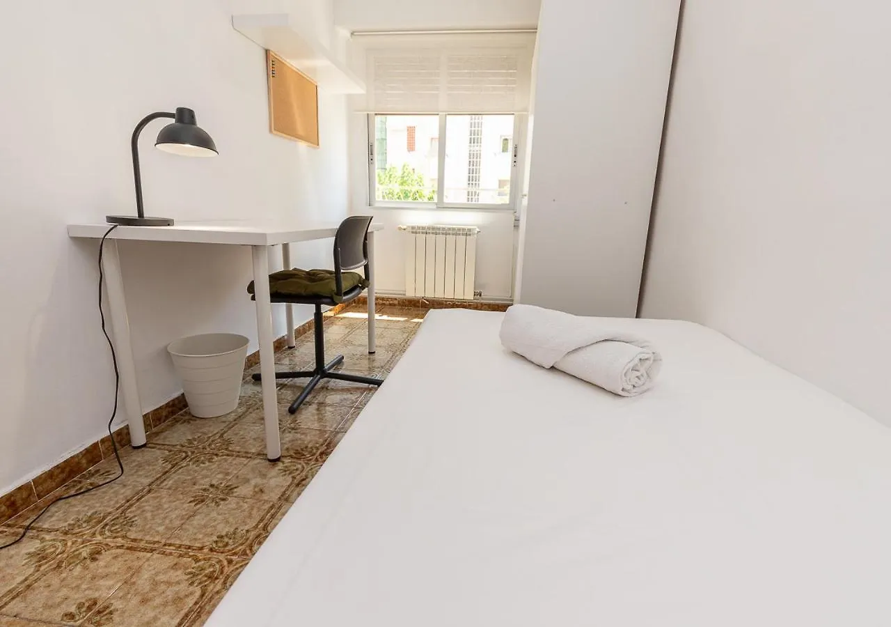 Espacioso Piso De 4 Habitaciones Cerca Del Mar Tarragona 0*,