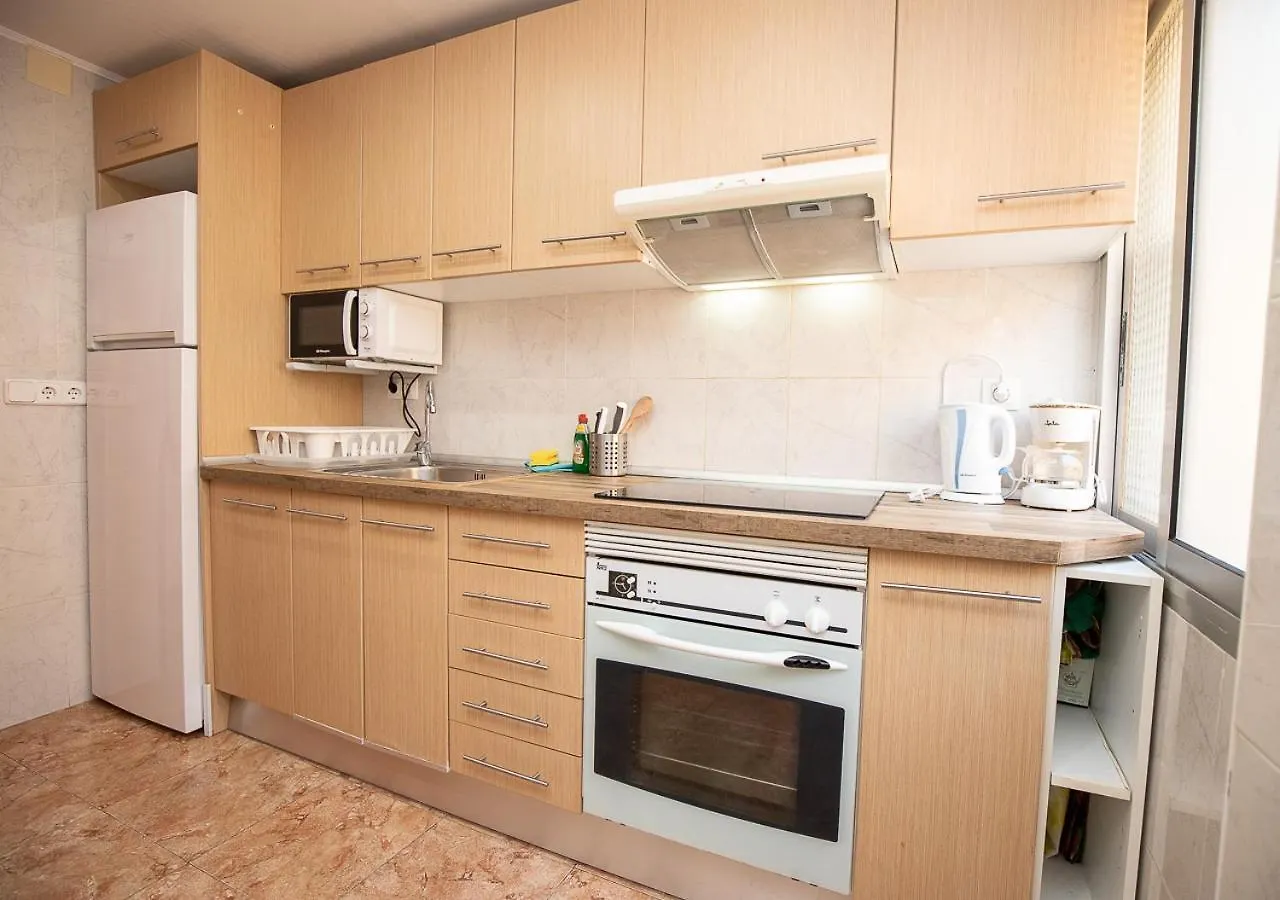 Espacioso Piso De 4 Habitaciones Cerca Del Mar Tarragona 0*,
