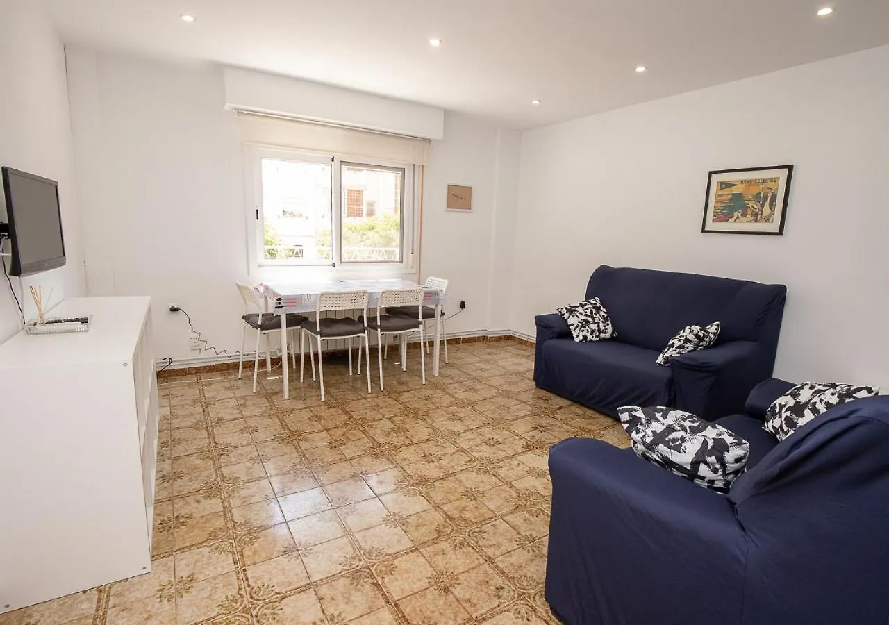 Espacioso Piso De 4 Habitaciones Cerca Del Mar Tarragona
