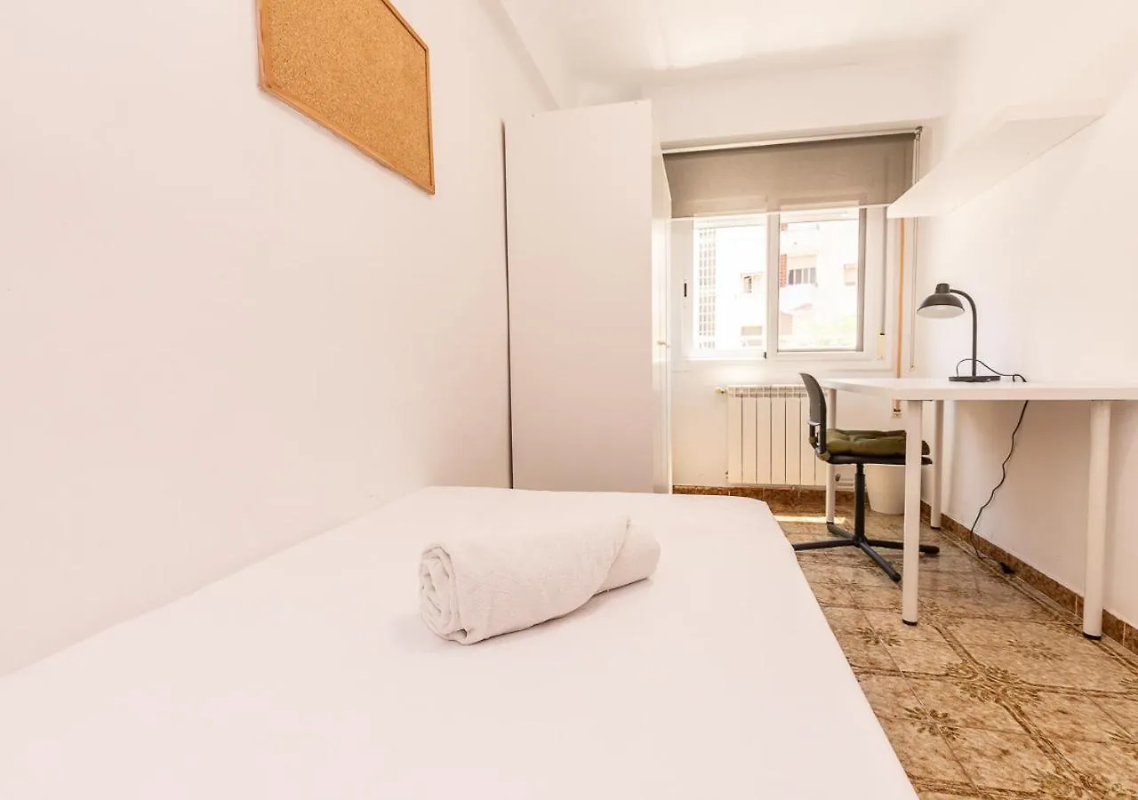 Espacioso Piso De 4 Habitaciones Cerca Del Mar Tarragona 0*,  Španělsko
